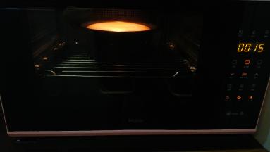 放入预热好的烤箱中层170度25分钟