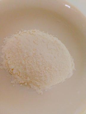 油酥：取出适量面粉