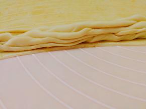 像折扇子那样折好