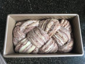 发酵至9分满，180度预热烤箱10分钟