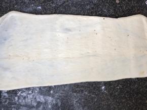 轻轻擀成长方形