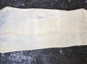 轻轻擀成长方形