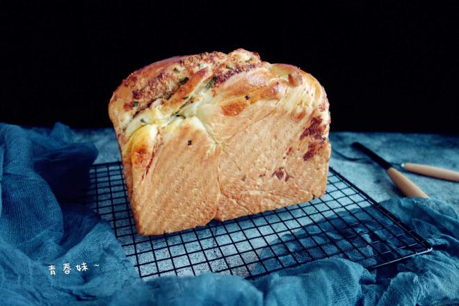 香葱肉松火腿吐司