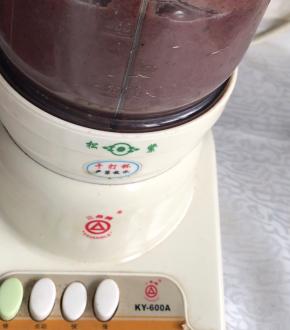 放入料理机中打成泥