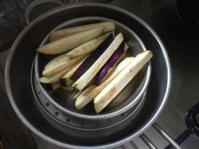 上锅隔水蒸10分钟