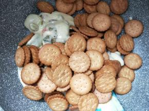 加入小圆饼翻炒。