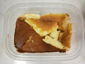 再放上一层蛋糕碎。