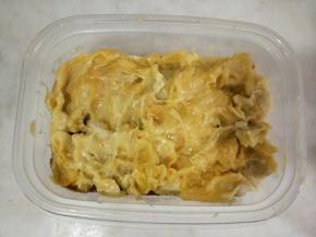 再铺上一层榴莲果肉。