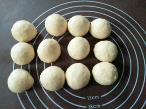 分别揉圆，醒发15分钟