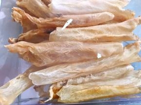 我用的这种黄花胶胶质不错
先来泡发花胶，记得整个过程不要沾油