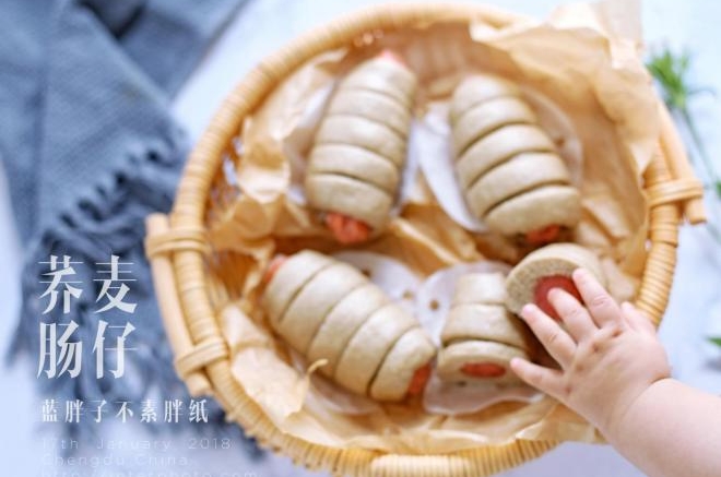 荞麦肠仔馒头卷