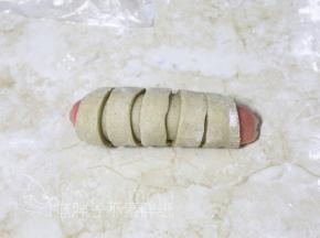 收口记得捏紧，这样就做好造型啦。