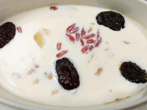 炖至剩最后30分钟加入枸杞