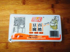 准备一盒内酯豆腐