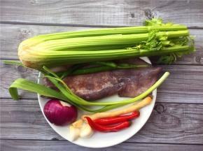 准备材料如图。