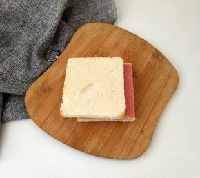 上面再盖上一层土司片