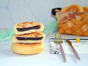 一起入烤箱烤20分钟，出炉拿掉表层烤盘，凉透即可食用