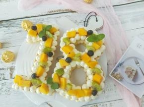 放上自己喜欢的水果就好了