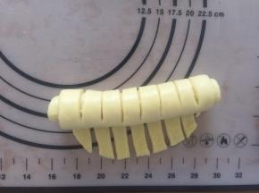 从上向下卷起