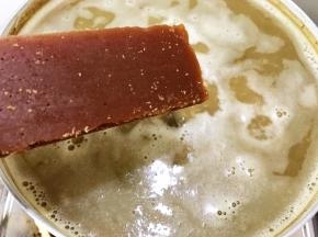 加入黄片糖调味，没有黄片糖可以用冰糖
