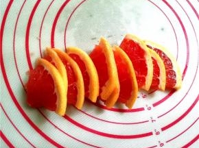 然后切成片。