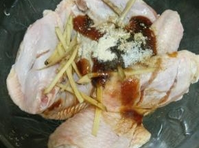 除桑葚酒外的所有材料混合。