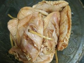 搅拌均匀，放到冰箱冷藏几个小时左右。