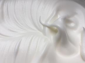 打至湿性发泡，蛋白有光泽