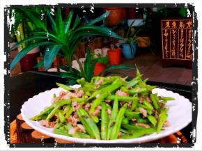 美味的橄榄菜肉末四季豆出炉啦。