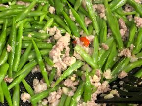 放入四季豆翻炒