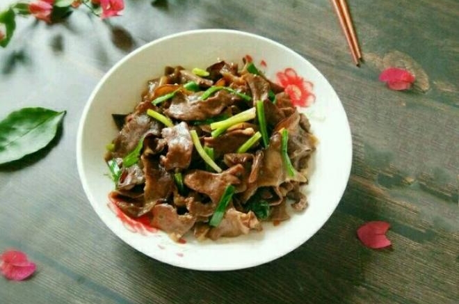 木耳炒猪心