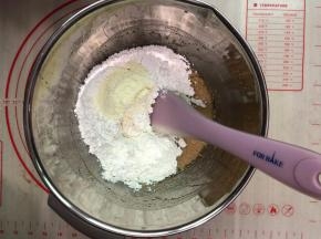 加入面粉，奶粉