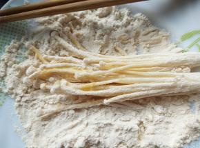 再沾上面粉