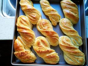 表面上色均匀后即可出炉冷却