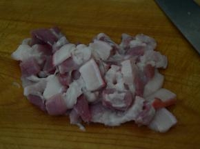 猪肉洗净切块