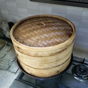 开水上屉中火35分钟蒸制…