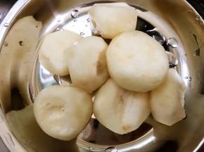 马蹄去皮洗净切丁