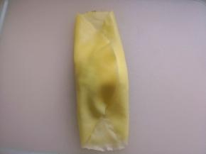 12.	然后左右折叠，