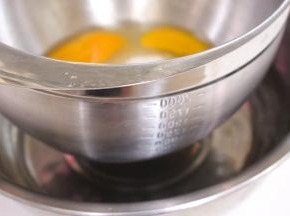 打蛋盆隔温水打发