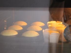 放入烤箱，165度15分钟转160度10分钟