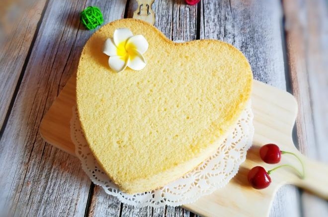 八寸心型戚风蛋糕