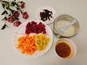 将食材洗净切小即可