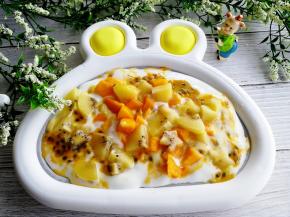 陆续加入芒果丁，奇异果丁