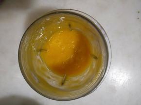 芒果用料理机打成泥。