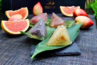 白桃茉莉味、紫薯芝士味、青葡萄味、蜜恋荔枝玫瑰味、玫瑰西番莲味、红丝绒混合莓味、蓝莓乳酪味、焦糖榛果味、8种口味的燕窝冰心粽子，再配上水果，一起吃，非常营养健康的下午茶