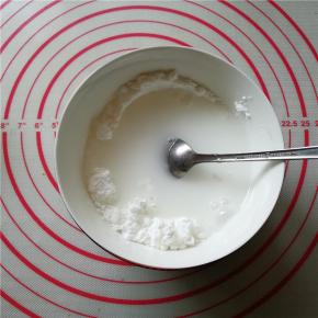 加入100克的清水。