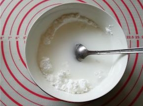 加入100克的清水。