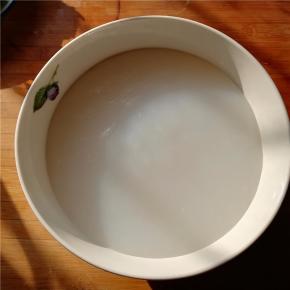 两个小时左右，凉粉成型。