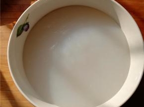 两个小时左右，凉粉成型。