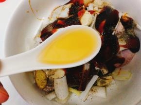 料酒，胡椒粉